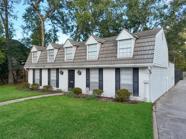 $2,250 | 9654 Westview Drive, Unit 9, Houston, TX 77055