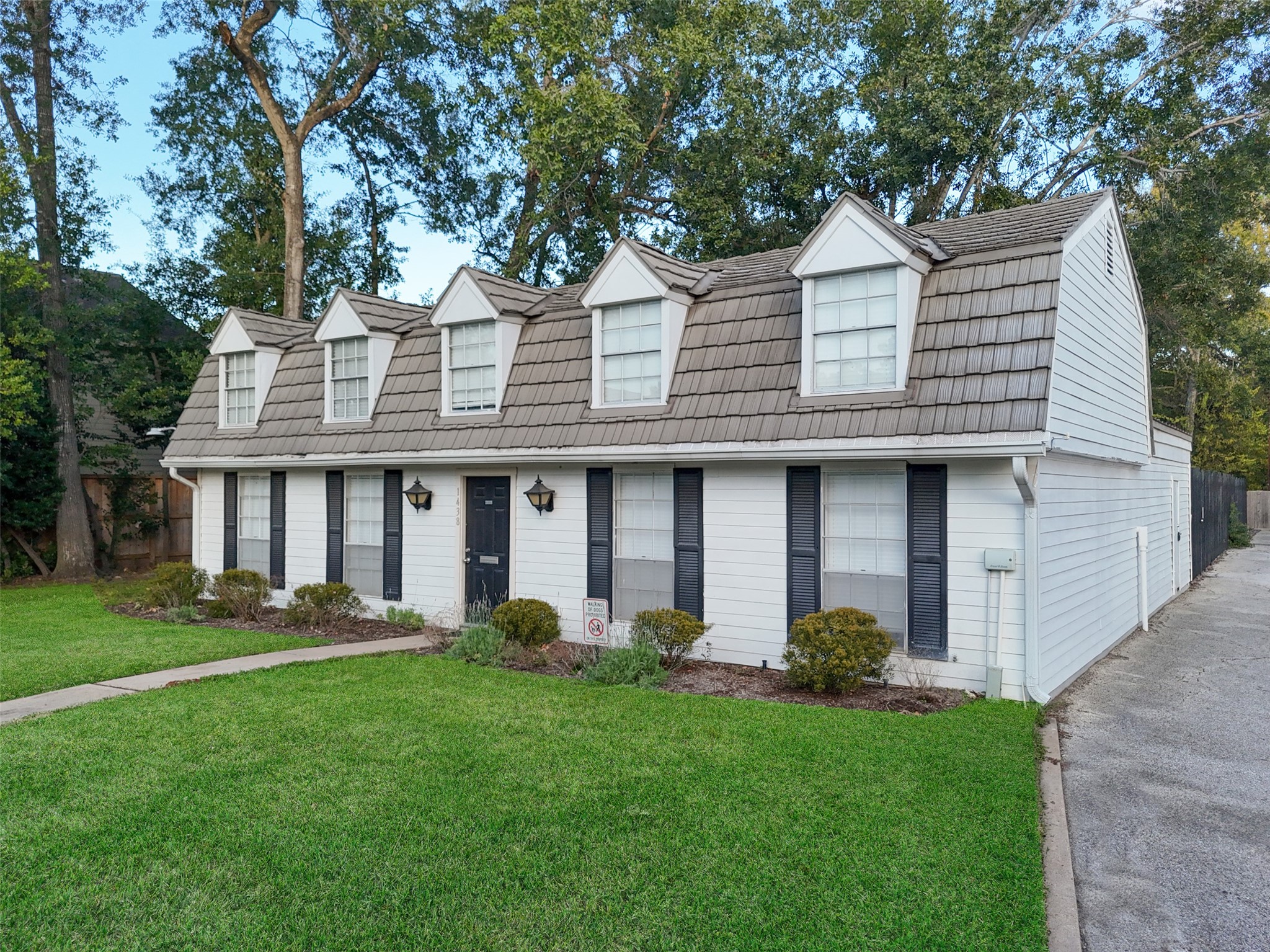 9654 Westview Drive, Unit 9 Houston, TX 77055 - Photo 36 of 47 Community Clubhouse