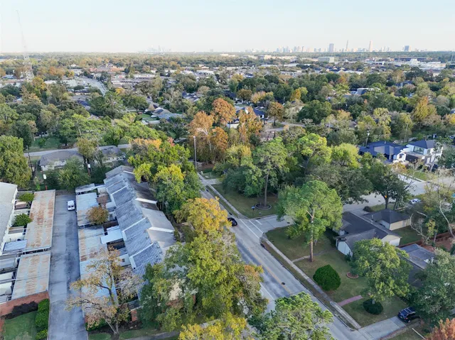 $2,250 | 9654 Westview Drive, Unit 9, Houston, TX 77055