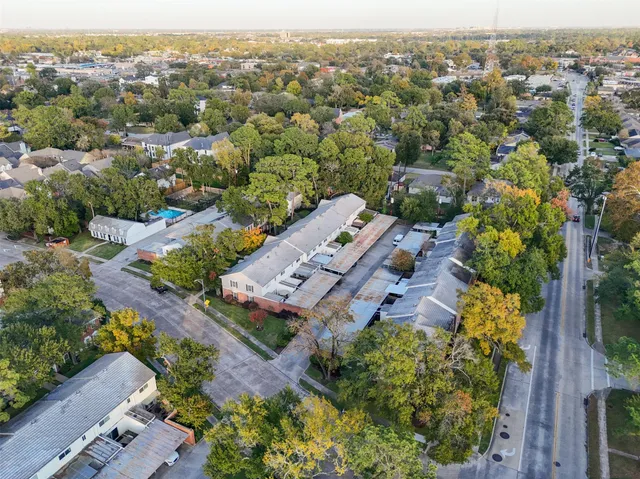 $2,250 | 9654 Westview Drive, Unit 9, Houston, TX 77055