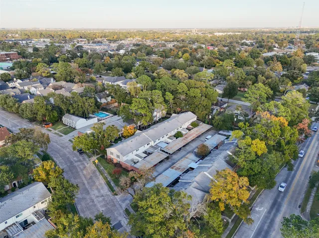 $2,250 | 9654 Westview Drive, Unit 9, Houston, TX 77055