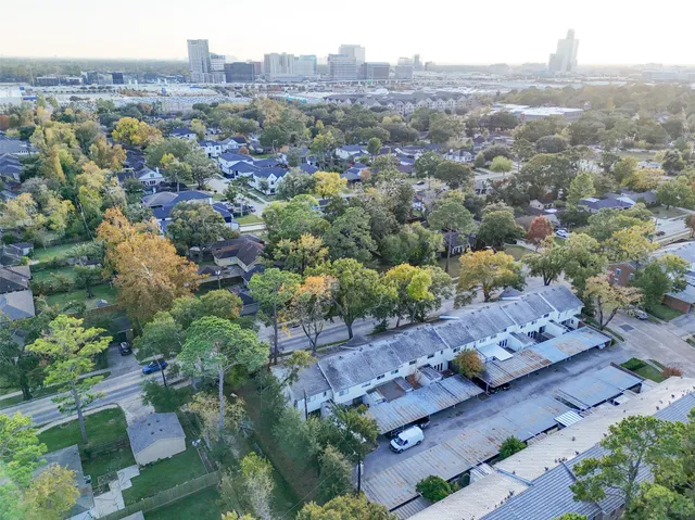 $2,250 | 9654 Westview Drive, Unit 9, Houston, TX 77055