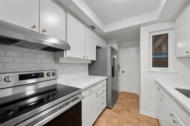 $2,250 | 9654 Westview Drive, Unit 9, Houston, TX 77055