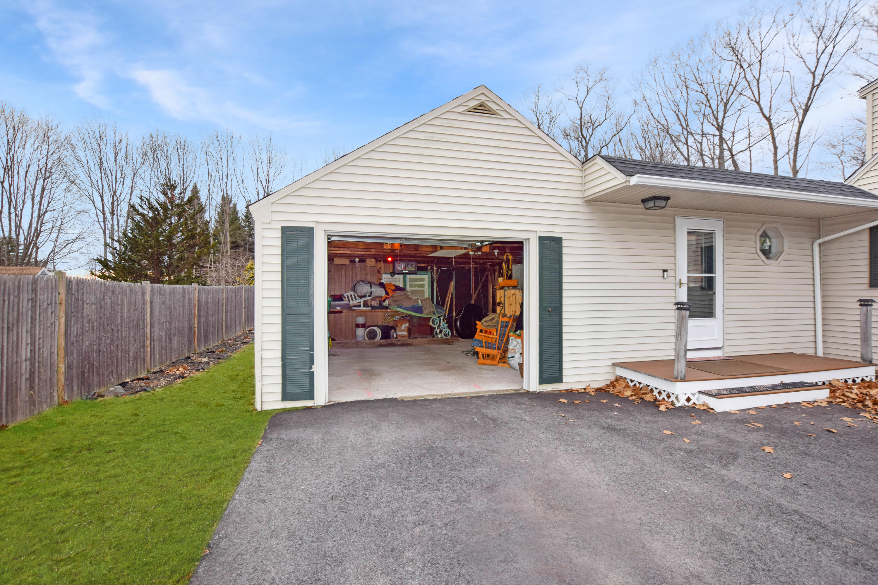 1185 State Road Eliot, ME 03903 - Photo 4 of 58 DSC_033634 Brixham Rd