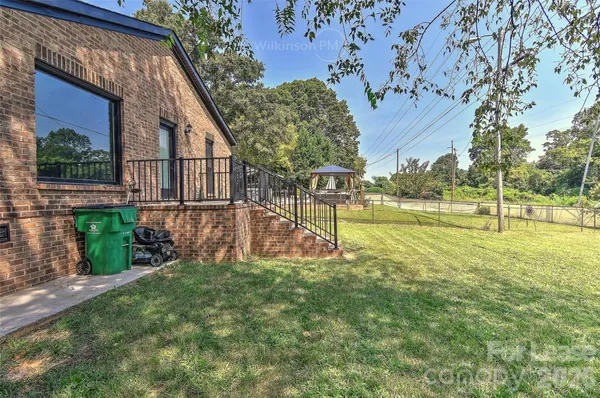 $2,550 | 2105 Highland Street, Charlotte, NC 28208