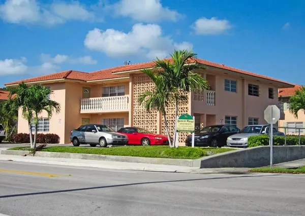 $1,800 | 431 West Camino Real, Unit 17, Boca Raton, FL 33432