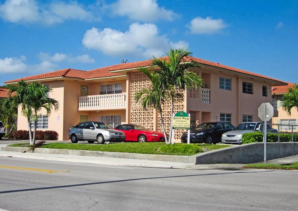 Apartment for lease in Boca Raton.