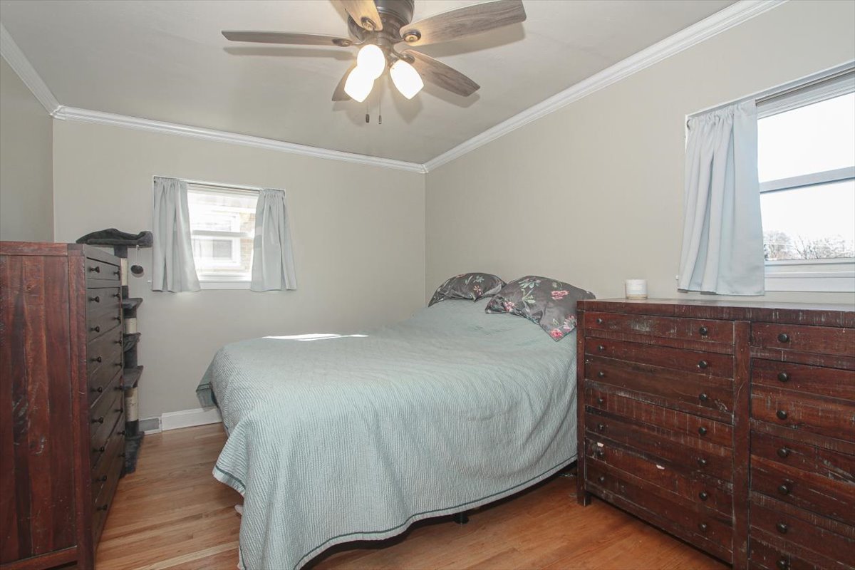 443 Elmhurst Road Mount Prospect, IL 60056 - Photo 12 of 21 Gallery Image 12