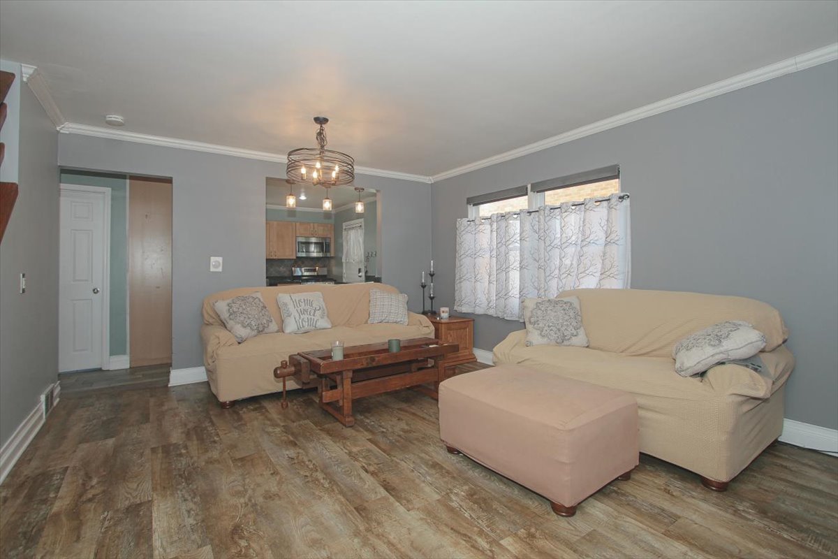 443 Elmhurst Road Mount Prospect, IL 60056 - Photo 2 of 21 Gallery Image 2