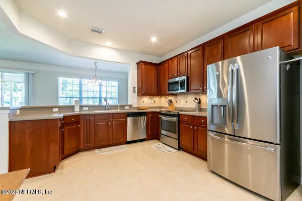 $2,400 | 6487 White Flower Court, Jacksonville, FL 32258