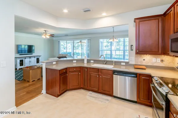 $2,400 | 6487 White Flower Court, Jacksonville, FL 32258