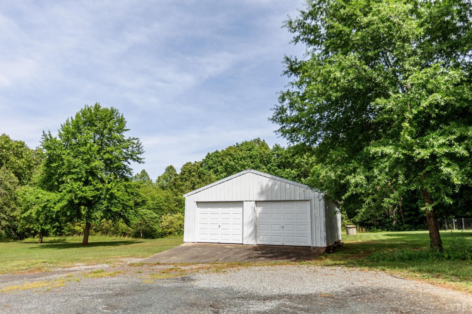 9608 Red House Road Appomattox, VA 24522 - Photo 5 of 34 Gallery Image 5