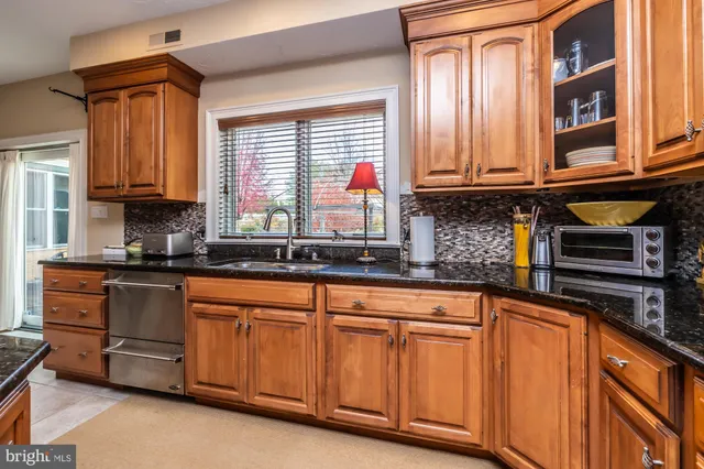 a view of livingroom with furniture