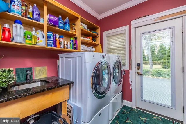 a front view of house with yard