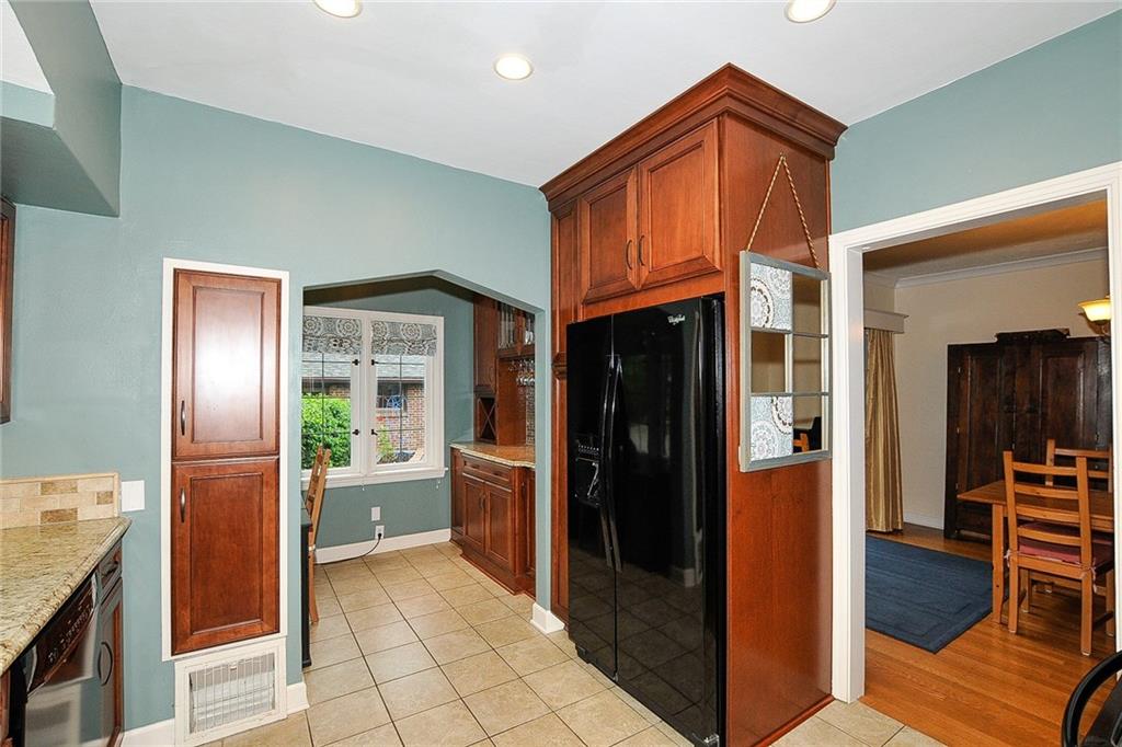 232 Berkley Road Indianapolis, IN 46208 - Photo 7 of 27 Gallery Image 7