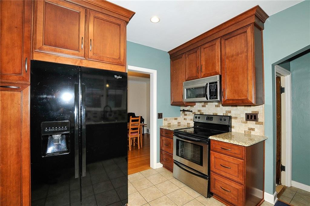 232 Berkley Road Indianapolis, IN 46208 - Photo 8 of 27 Gallery Image 8