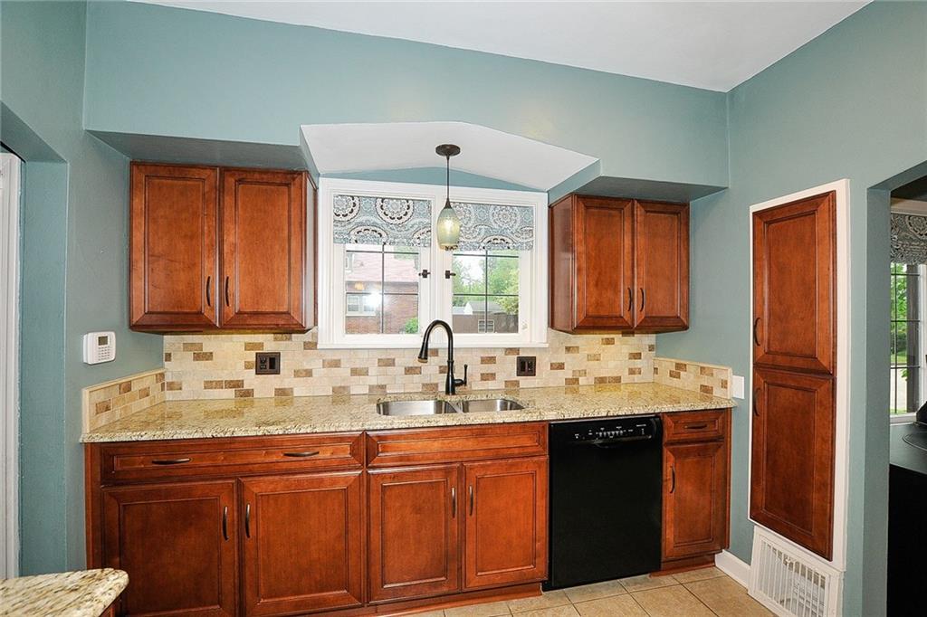 232 Berkley Road Indianapolis, IN 46208 - Photo 9 of 27 Gallery Image 9