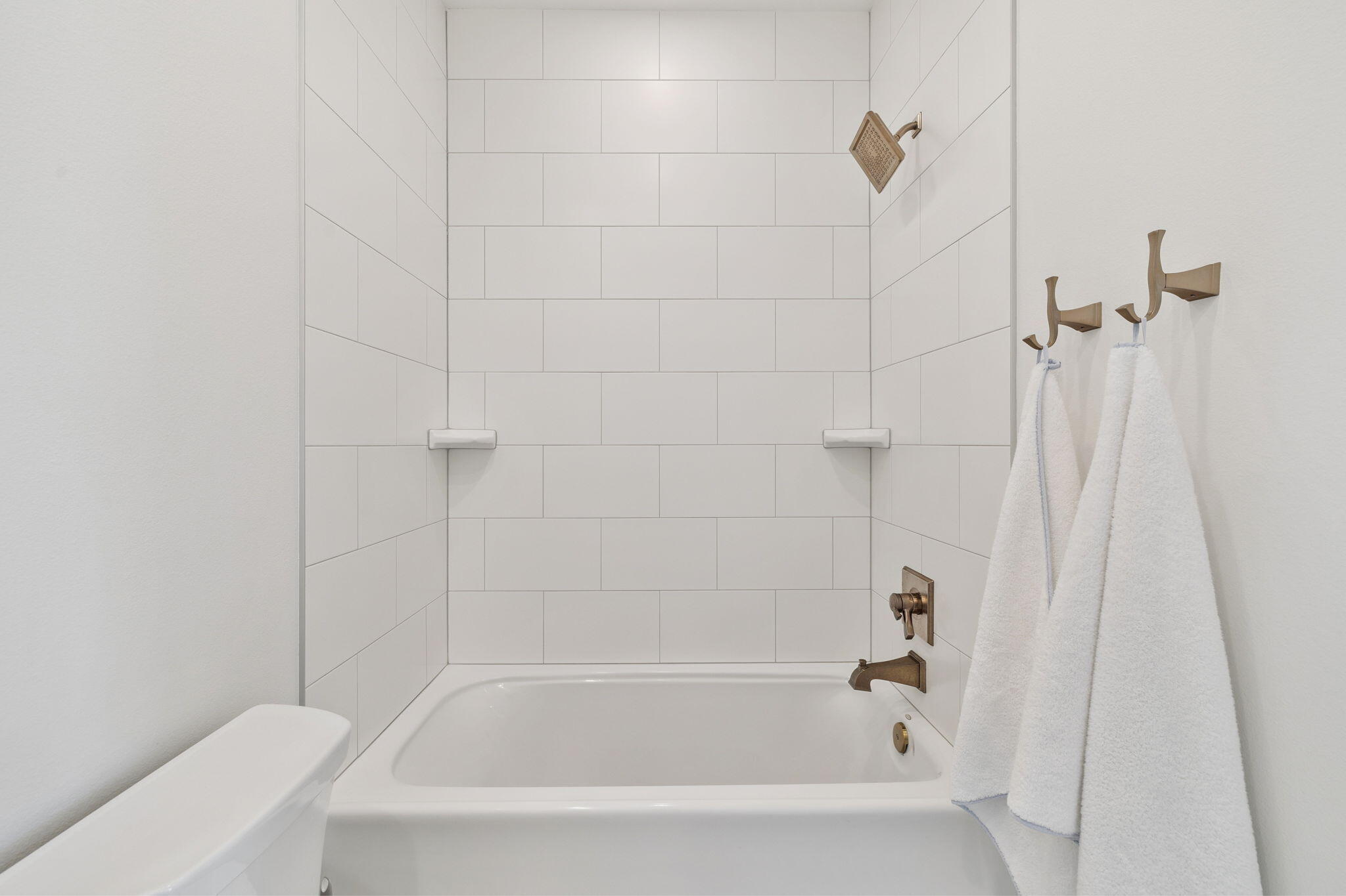 184 Sidecamp Rd Inlet Beach Inlet Beach, FL 32461 - Photo 37 of 48 a bathroom with a bathtub