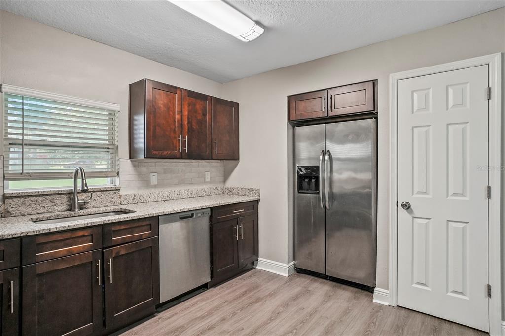 202 Gay Road Seffner, FL 33584 - Photo 12 of 41 Gallery Image 12