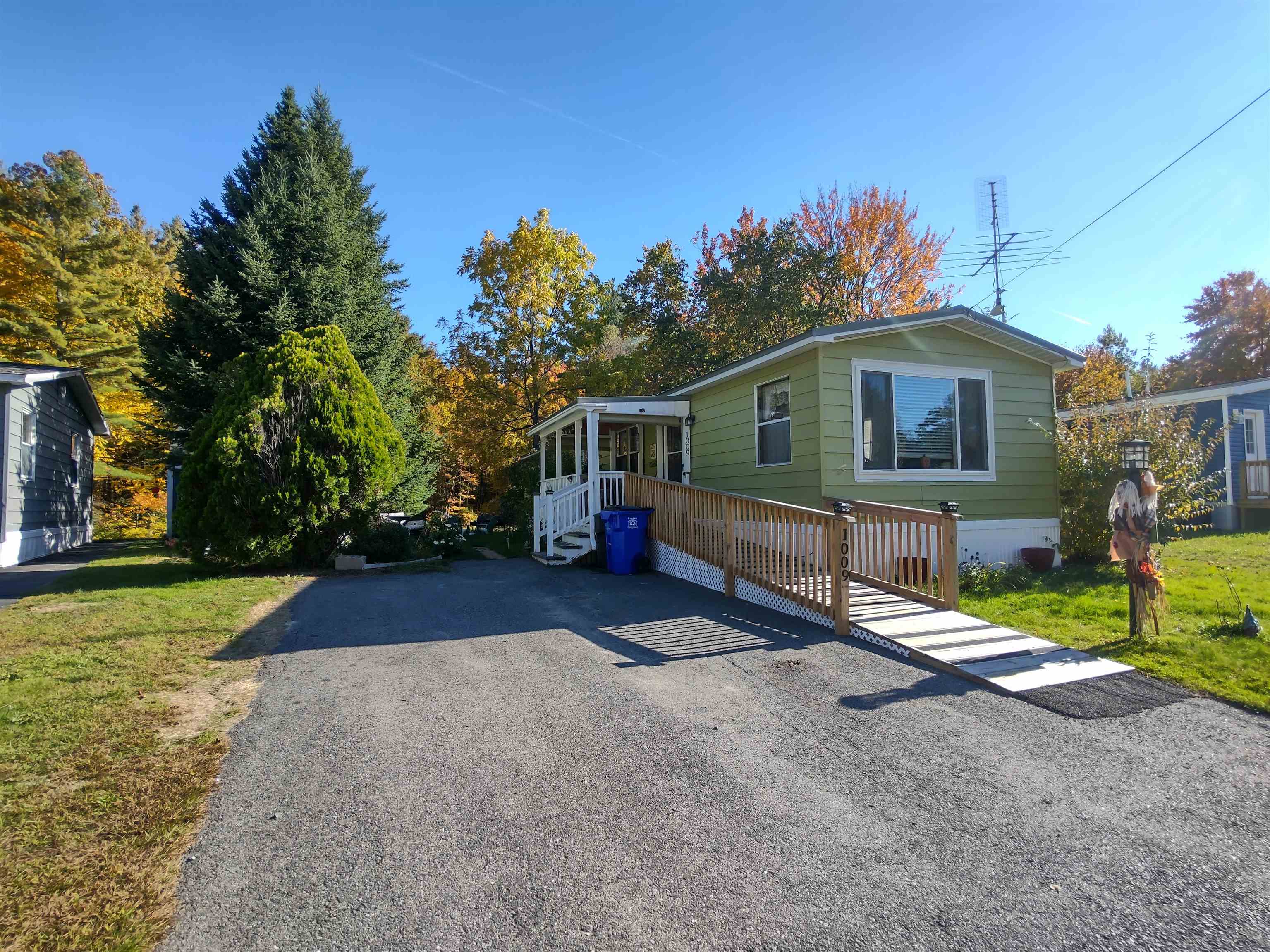 1009 Camelot Drive Exeter, NH 03833 - Photo 3 of 32