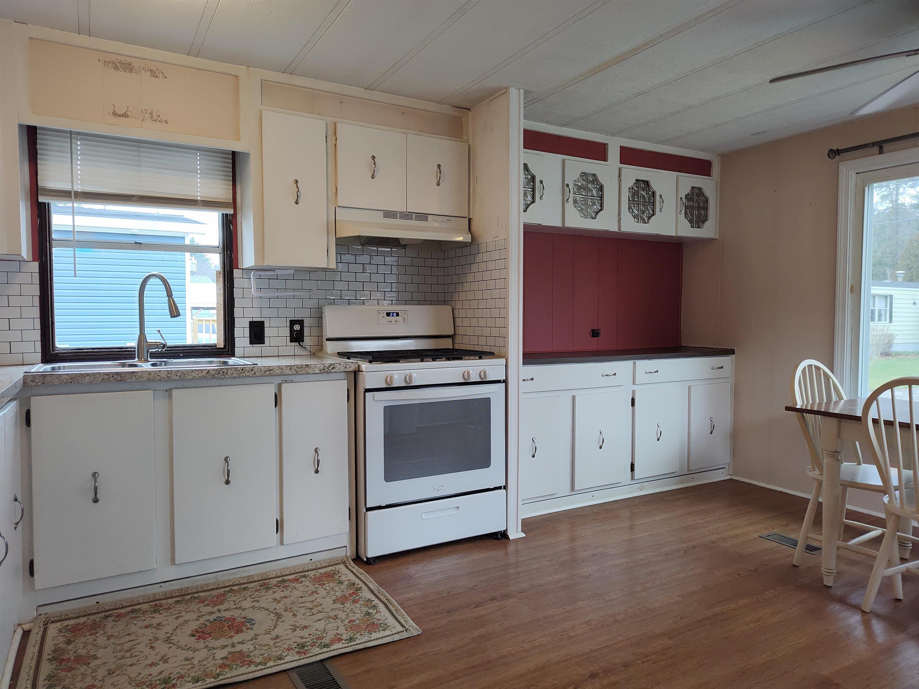 1009 Camelot Drive Exeter, NH 03833 - Photo 5 of 32