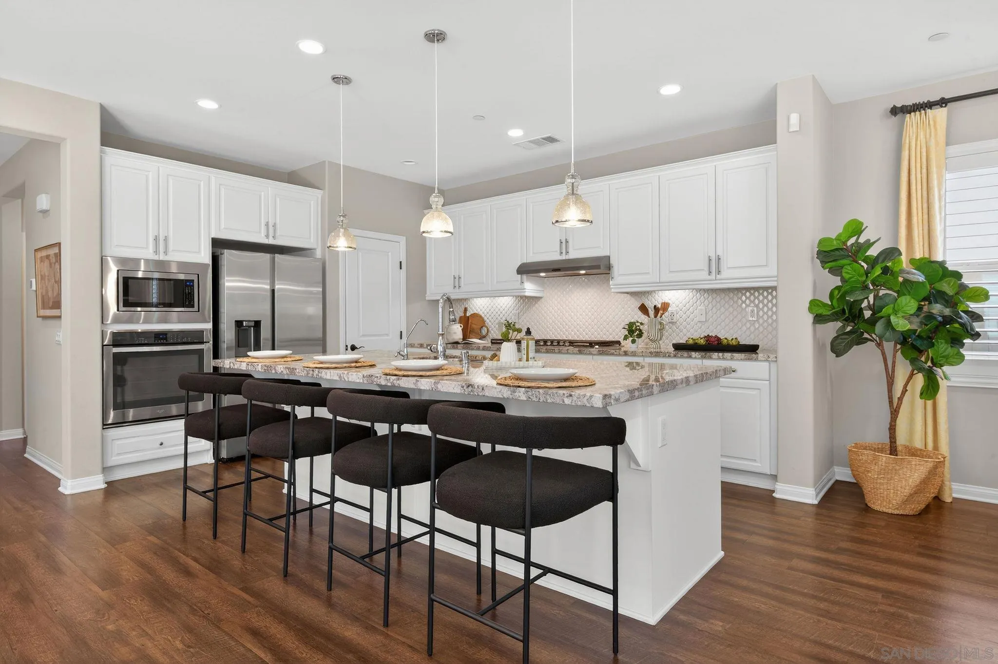 21421 Trail Ridge Drive Escondido, CA 92029 - Photo 11 of 42 Kitchen