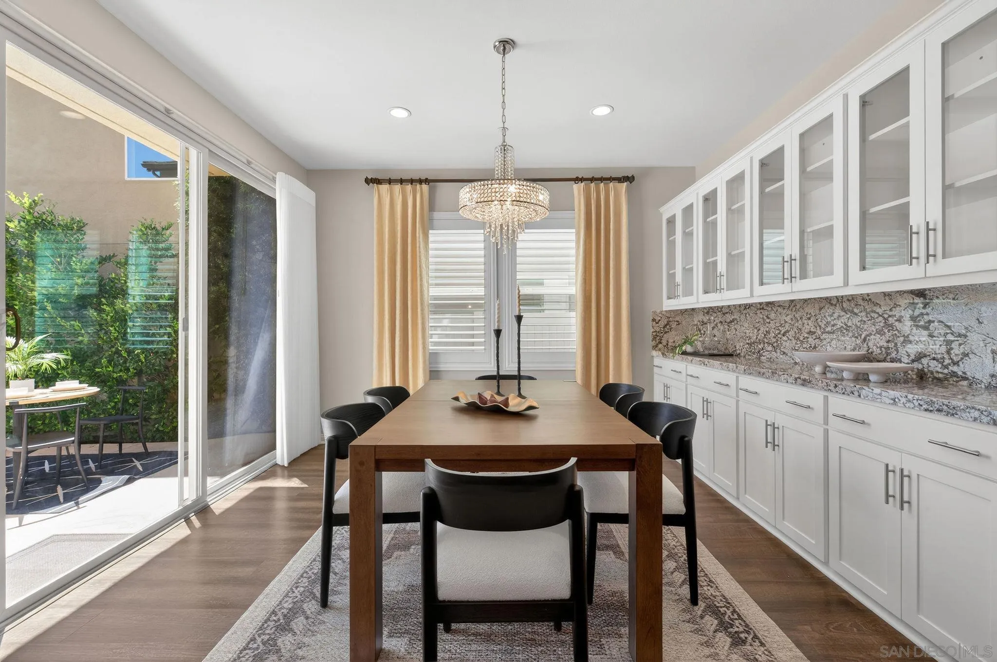 21421 Trail Ridge Drive Escondido, CA 92029 - Photo 14 of 42 Open concept dining room that all buyers desire!