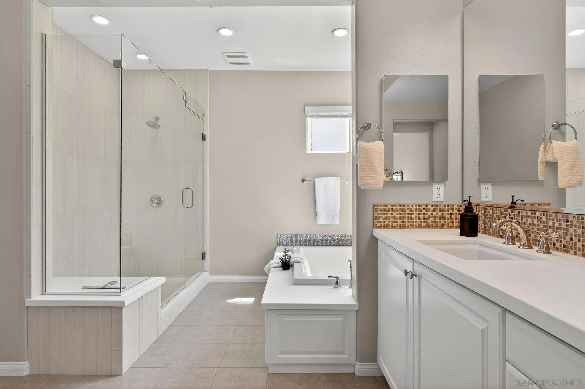 21421 Trail Ridge Drive Escondido, CA 92029 - Photo 28 of 42 Primary Bath/Spa