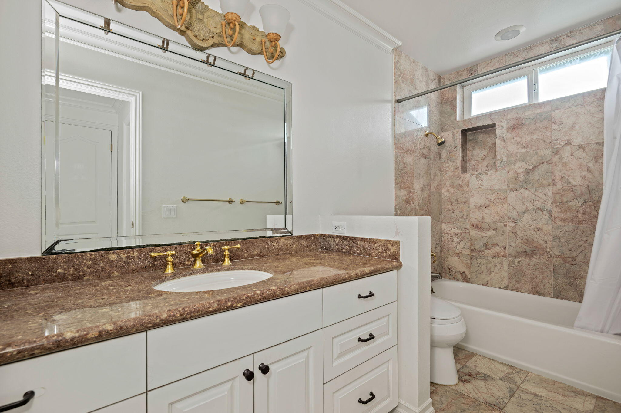 5455 8th Street, Unit 95 Carpinteria, CA 93013 - Photo 7 of 14 17 - Bathroom 1