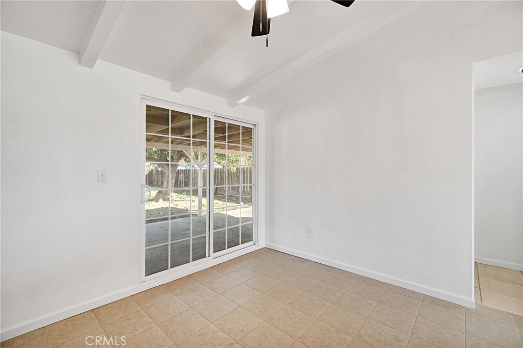 27331 Perkins Road Madera, CA 93637 - Photo 11 of 25 an empty room with windows