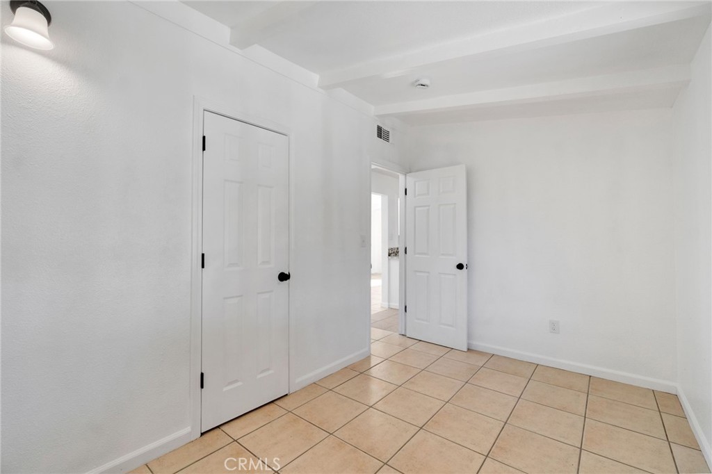 27331 Perkins Road Madera, CA 93637 - Photo 14 of 25 a view of an empty room