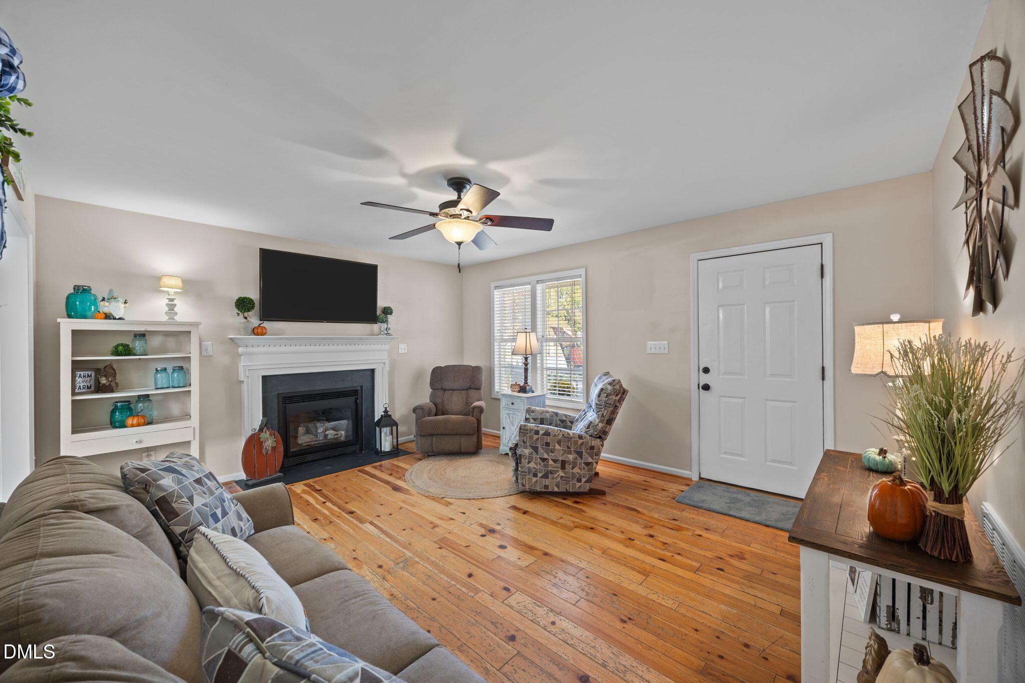 262 River Birch Run Coats, NC 27521 - Photo 6 of 49 25-web-or-mls-IMG_1627