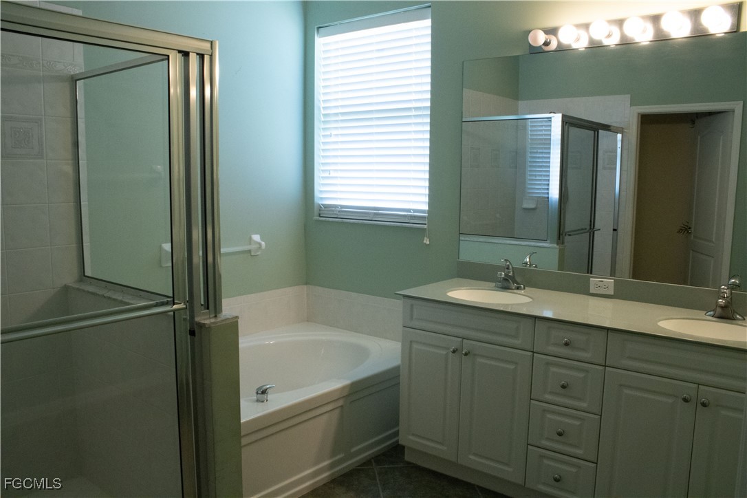 15057 Balmoral Loop Fort Myers, FL 33919 - Photo 9 of 17