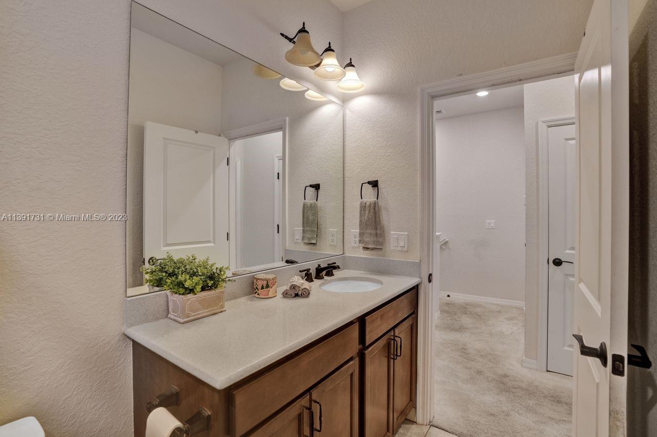 5060 Eucalyptus Drive, Unit 2 Hollywood, FL 33021 - Photo 31 of 56