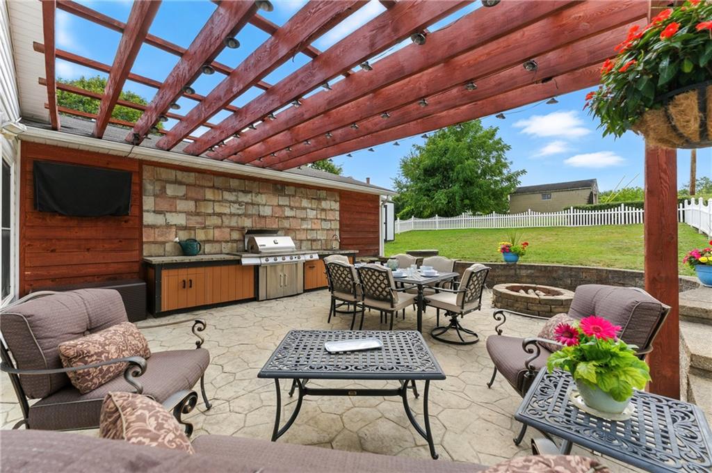 519 West Ridge Avenue Sharpsville, PA 16150 - Photo 45 of 48 a outdoor living space with furniture and garden view