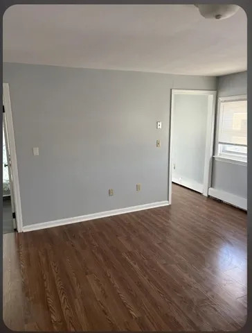 $1,300 | 371 4th Street, Unit 3E, Fall River, MA 02721