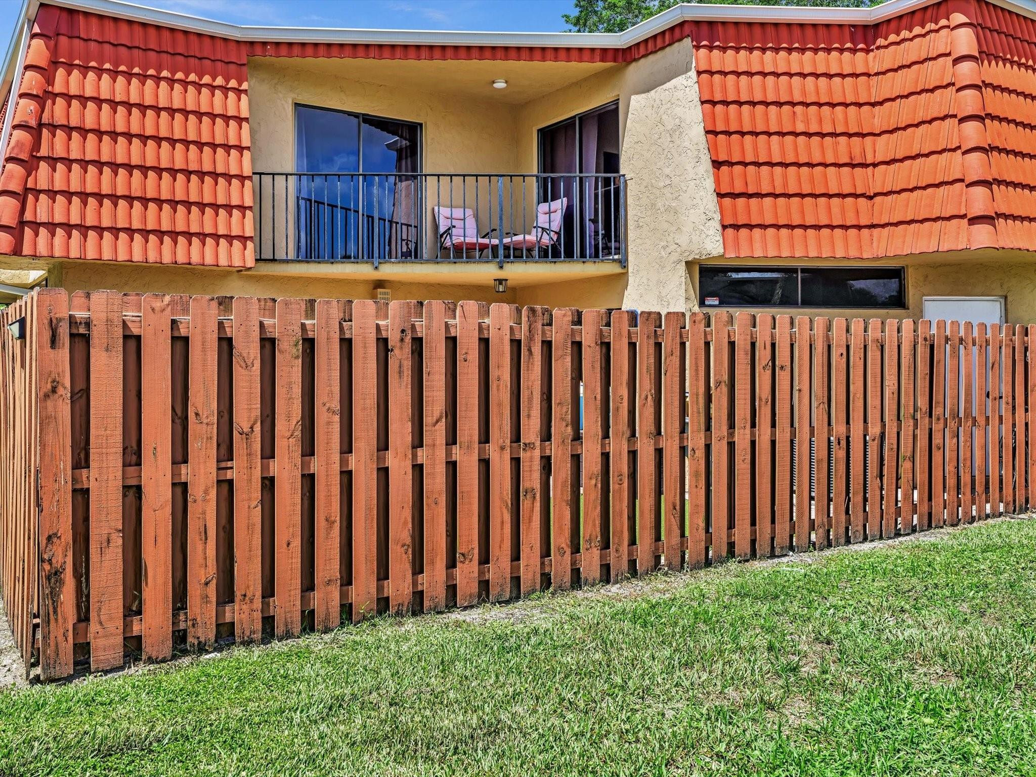 23006 Oxford Place, Unit D Boca Raton, FL 33433 - Photo 2 of 28 Photo 2