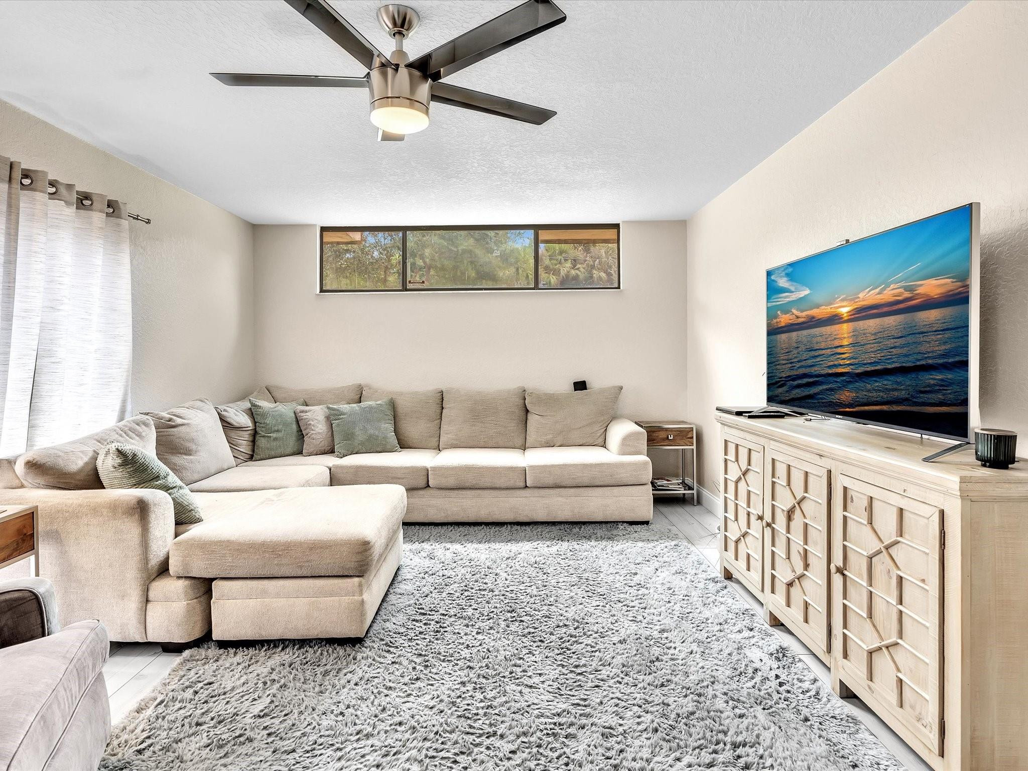 23006 Oxford Place, Unit D Boca Raton, FL 33433 - Photo 6 of 28 Photo 6