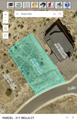 a view of a back yard of the house