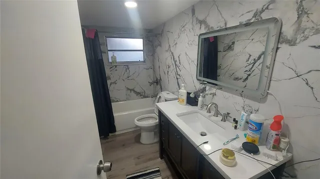 $2,900 | 1811 Forest Drive, Oldsmar, FL 34677