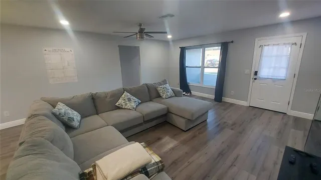 $2,900 | 1811 Forest Drive, Oldsmar, FL 34677