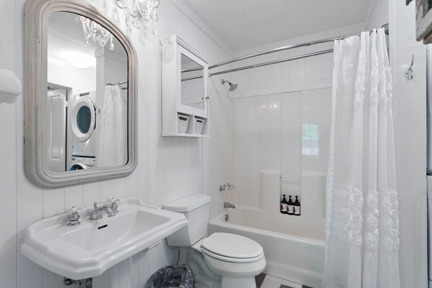 5672 Pinewood Road Franklin, TN 37064 - Photo 14 of 55 a bathroom with a sink toilet and shower