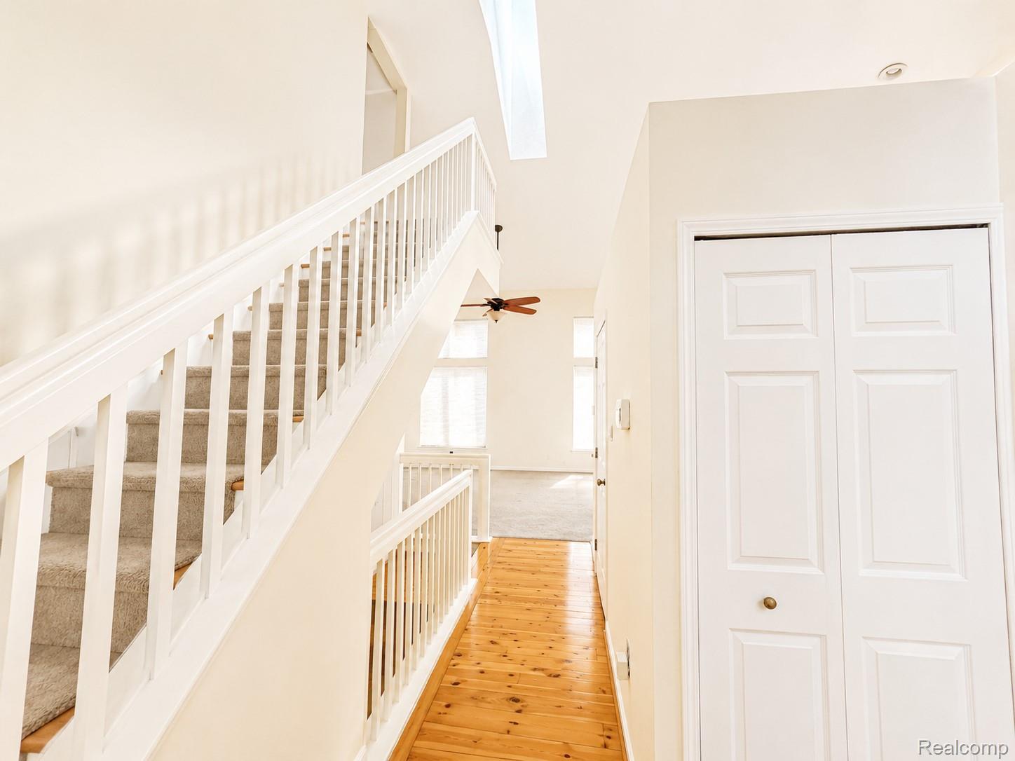 3235 Lynhurst Court Rochester, MI 48306 - Photo 4 of 17 8.jpg
