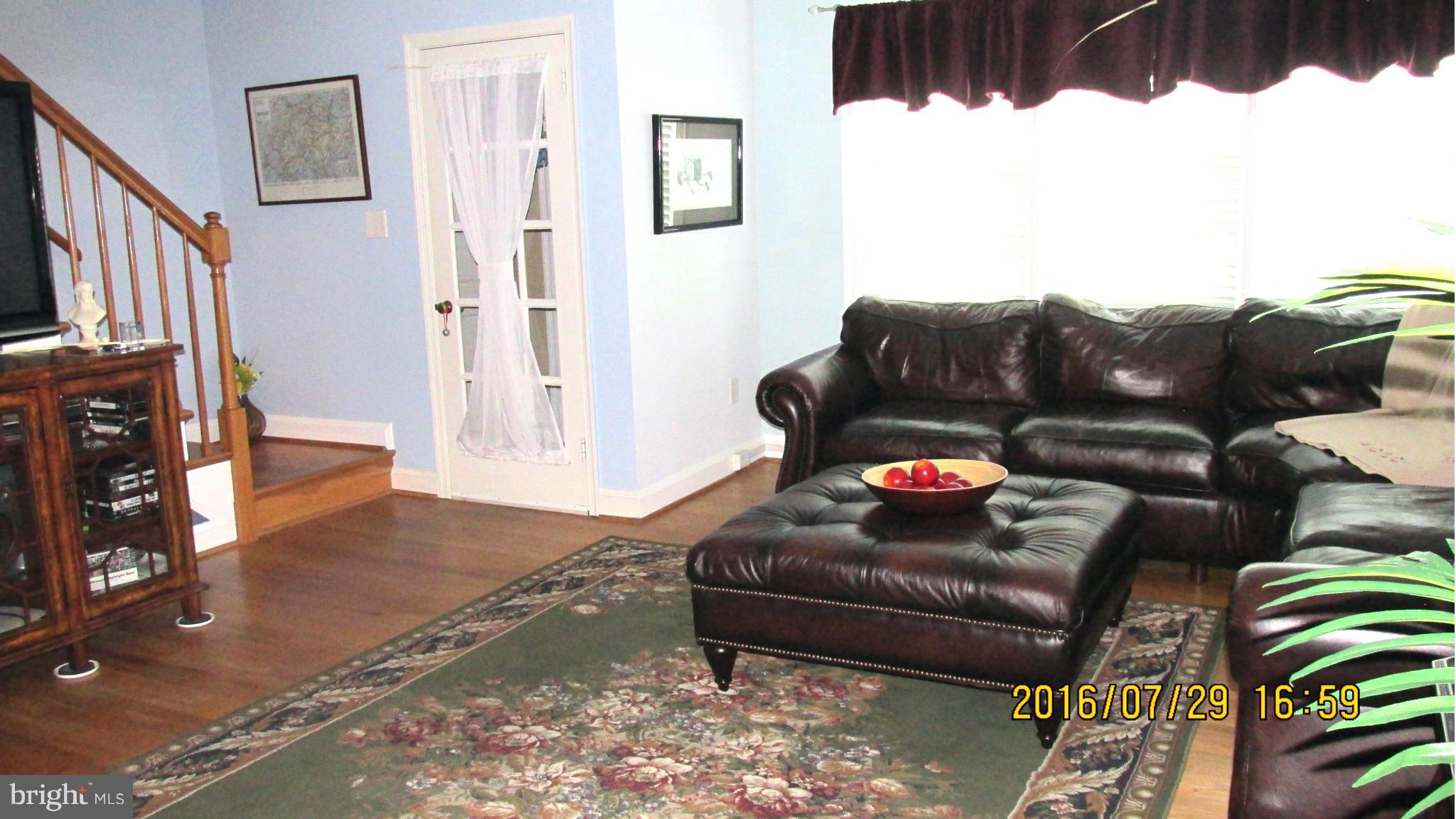 8134 Pleasant Plains Road Baltimore, MD 21286 - Photo 4 of 28 Living Room- View II