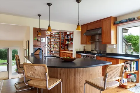 $3,500,000 | 1501 Beacon Hill Road, Block Island, RI 02807