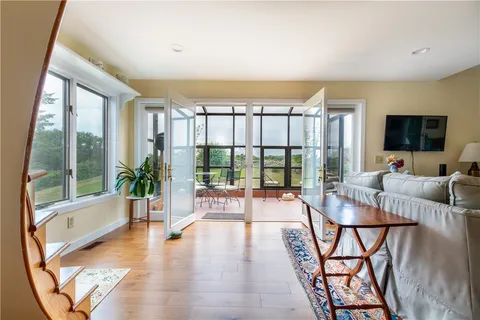 $3,500,000 | 1501 Beacon Hill Road, Block Island, RI 02807