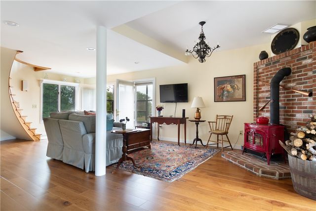 $3,500,000 | 1501 Beacon Hill Road, Block Island, RI 02807