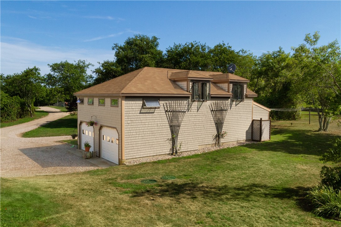 1501 Beacon Hill Road Block Island, RI 02807 - Photo 29 of 50 Garage & Apartment