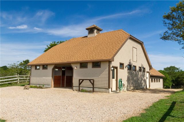 $3,500,000 | 1501 Beacon Hill Road, Block Island, RI 02807