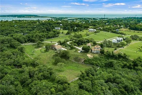 $3,500,000 | 1501 Beacon Hill Road, Block Island, RI 02807